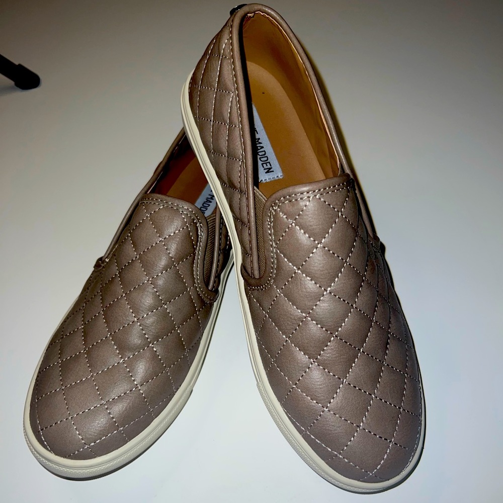 Steve Madden slip on shoes